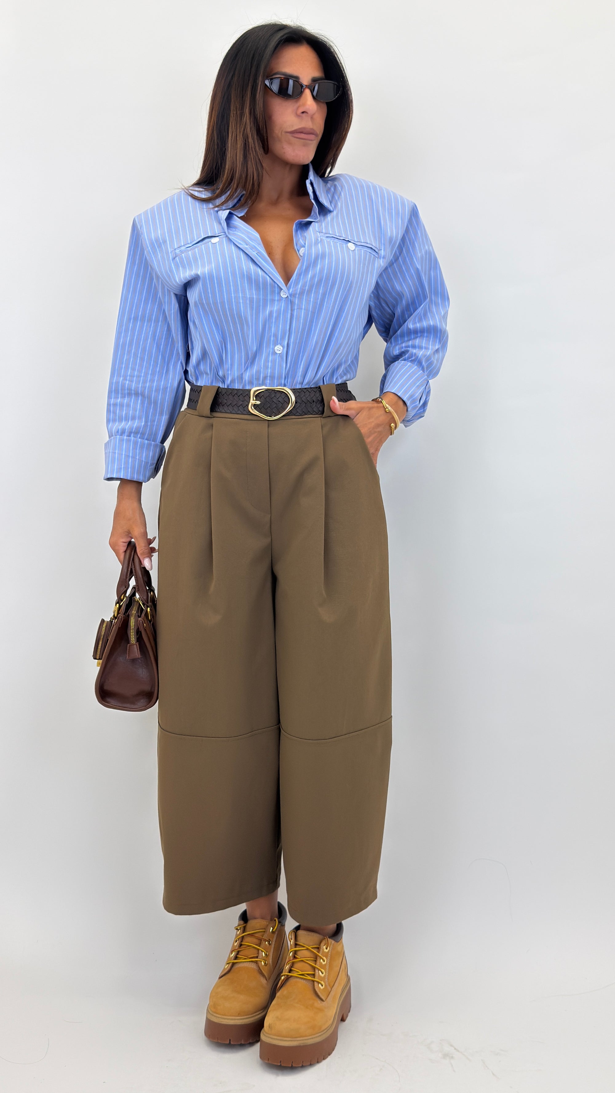 Pantalone barrel cropped a vita alta con pinces