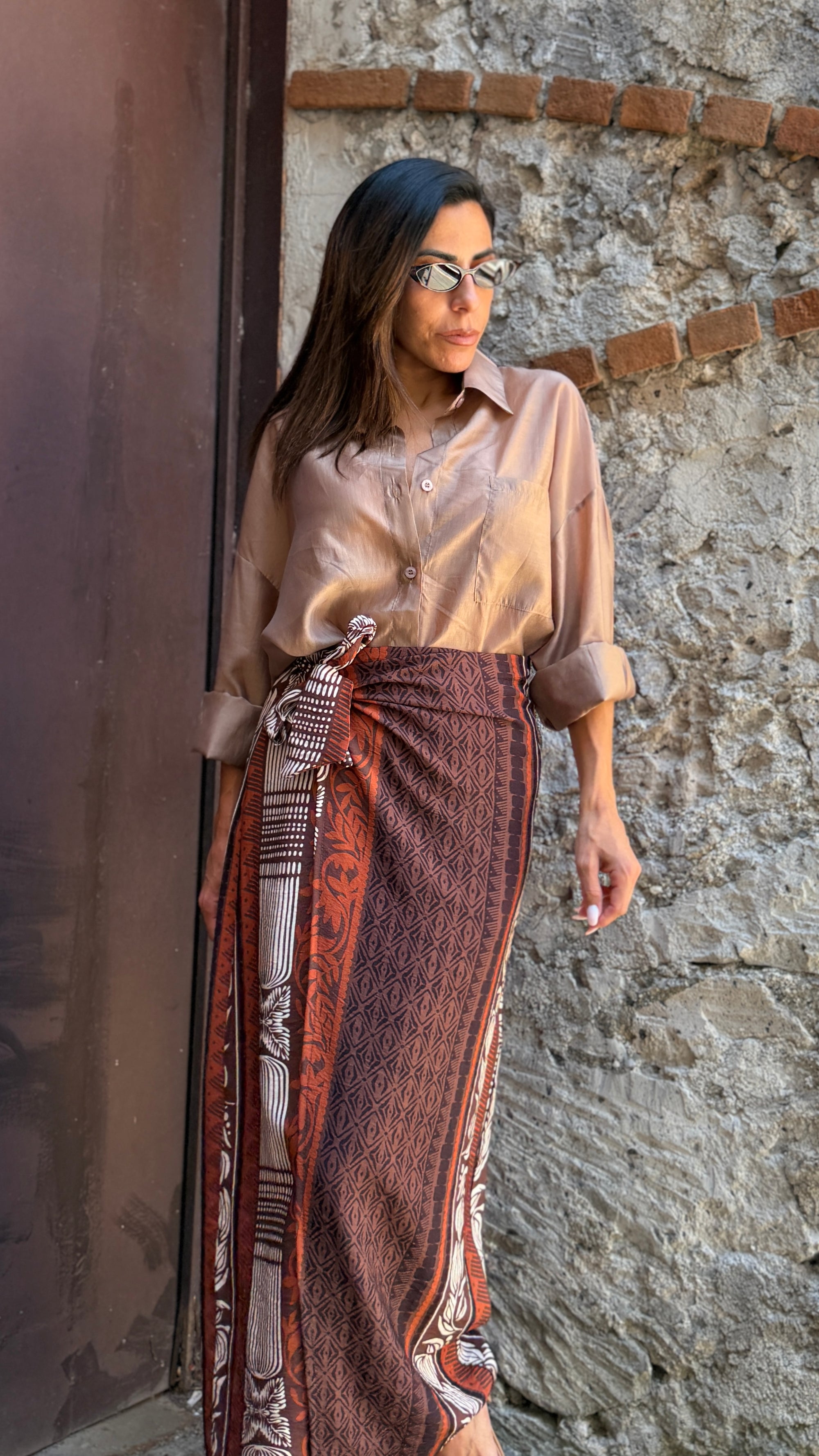 Camicia overfit velata tinta unita